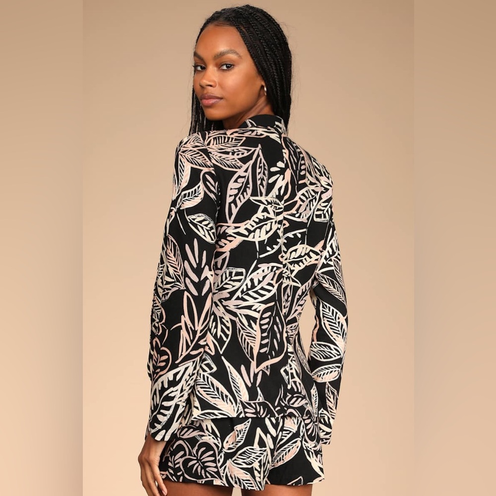 Lulu's Black and Pink Leaf Print Blazer